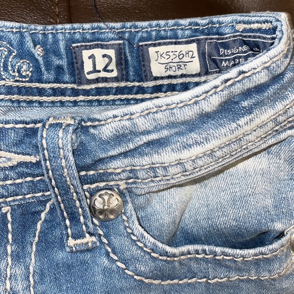 Miss Me jean shorts. LISTING IS FOR SHORTS ONLY - Picture 4 of 6